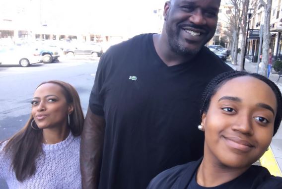 Arnetta Yardbourgh with her ex-boyfriend Shaquille O'Neal and daughter Taahirah